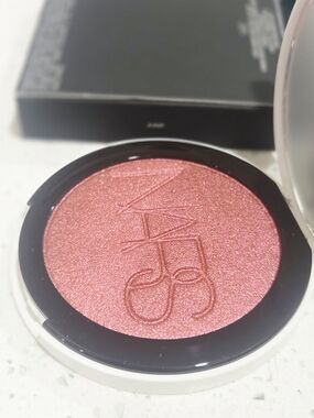 NARS Illuminating Shimmer Blush — Rose Pink~JUMP
